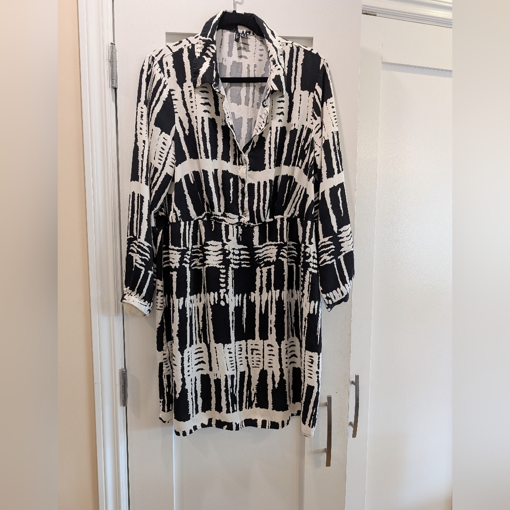 Graphic Black/ White Dress By Vero Moda,16